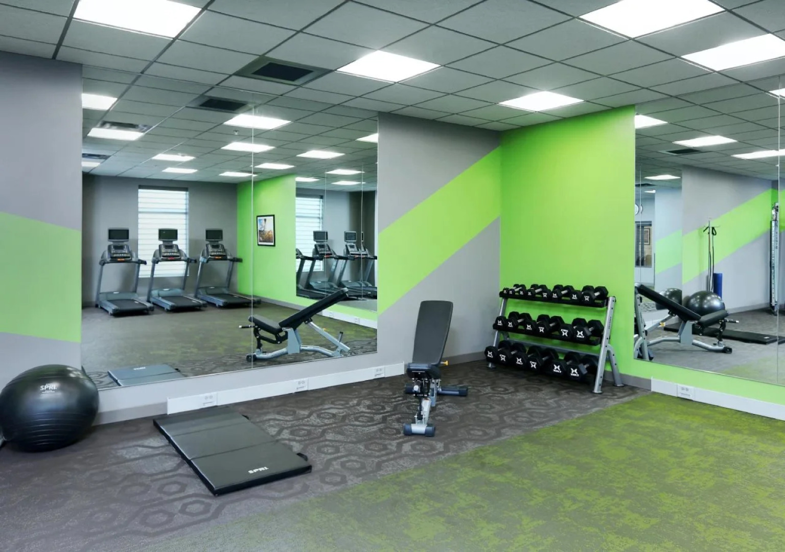 Holiday Inn & Suites Sioux Falls - Airport by IHG