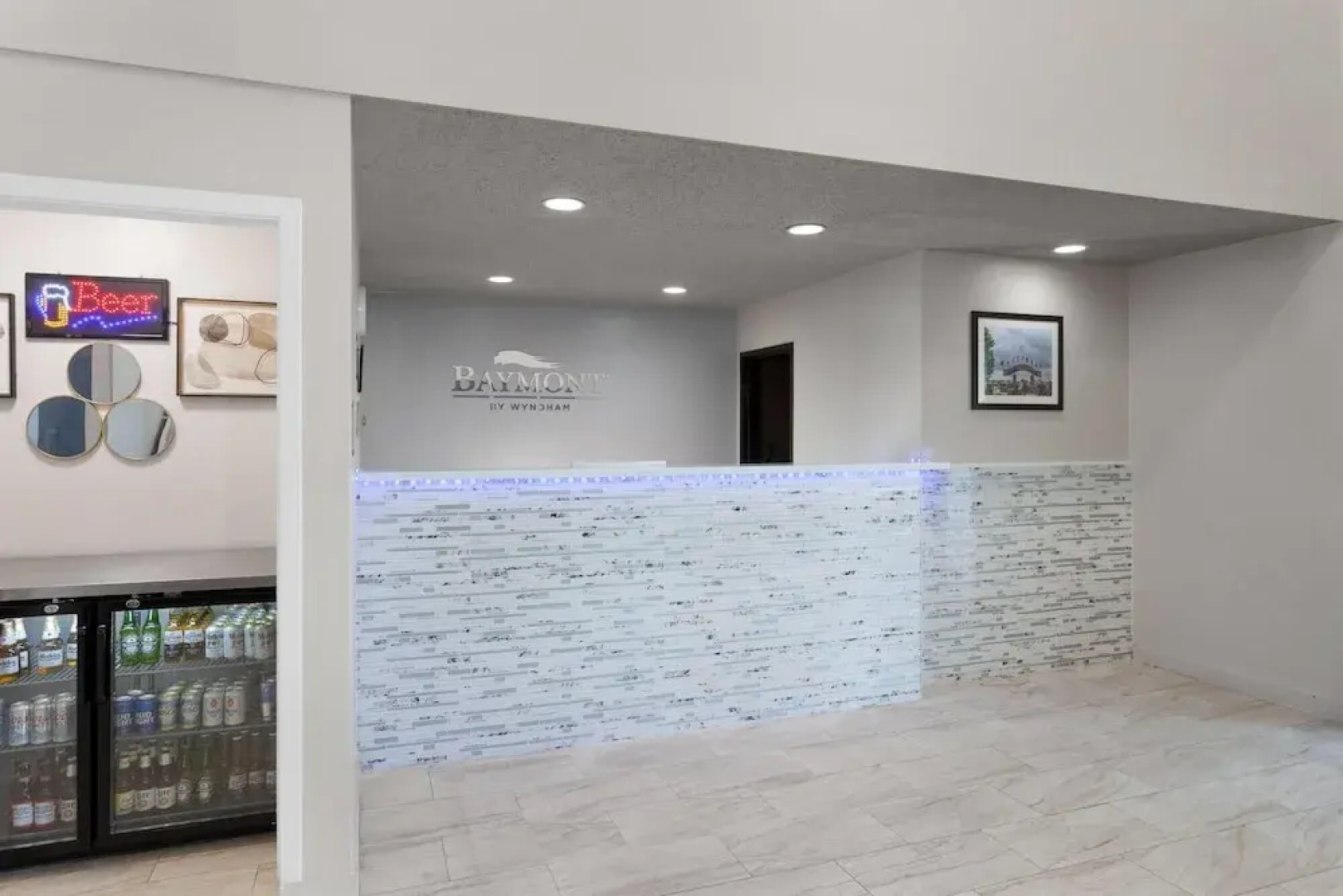 Super 8 Oshkosh Airport