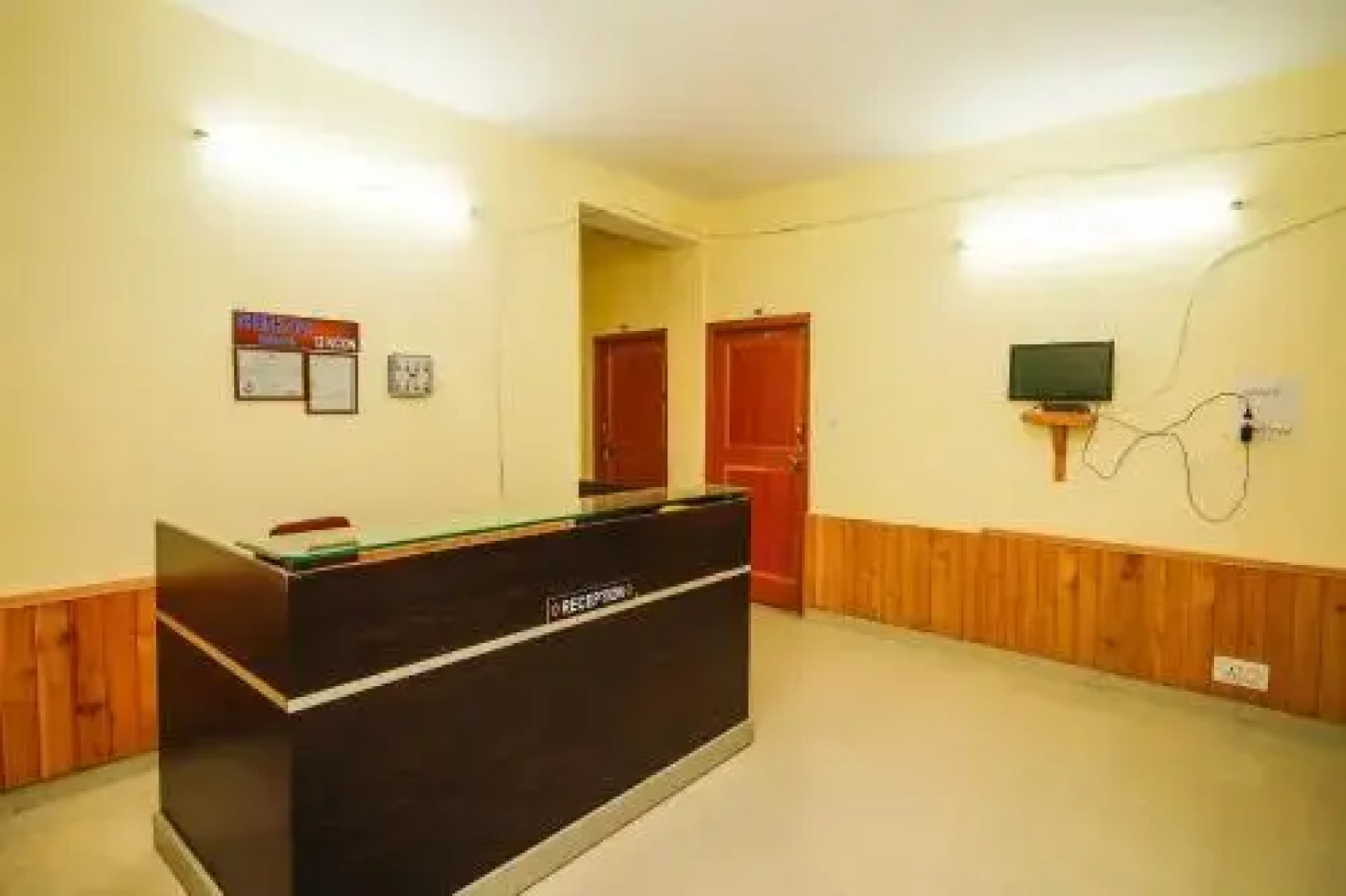 OYO 27666 Hotel Cedar View