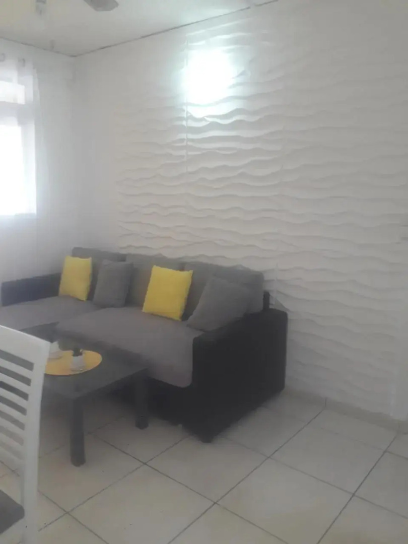 Coquet F2 Climatise Avec Piscine Au Lamentin