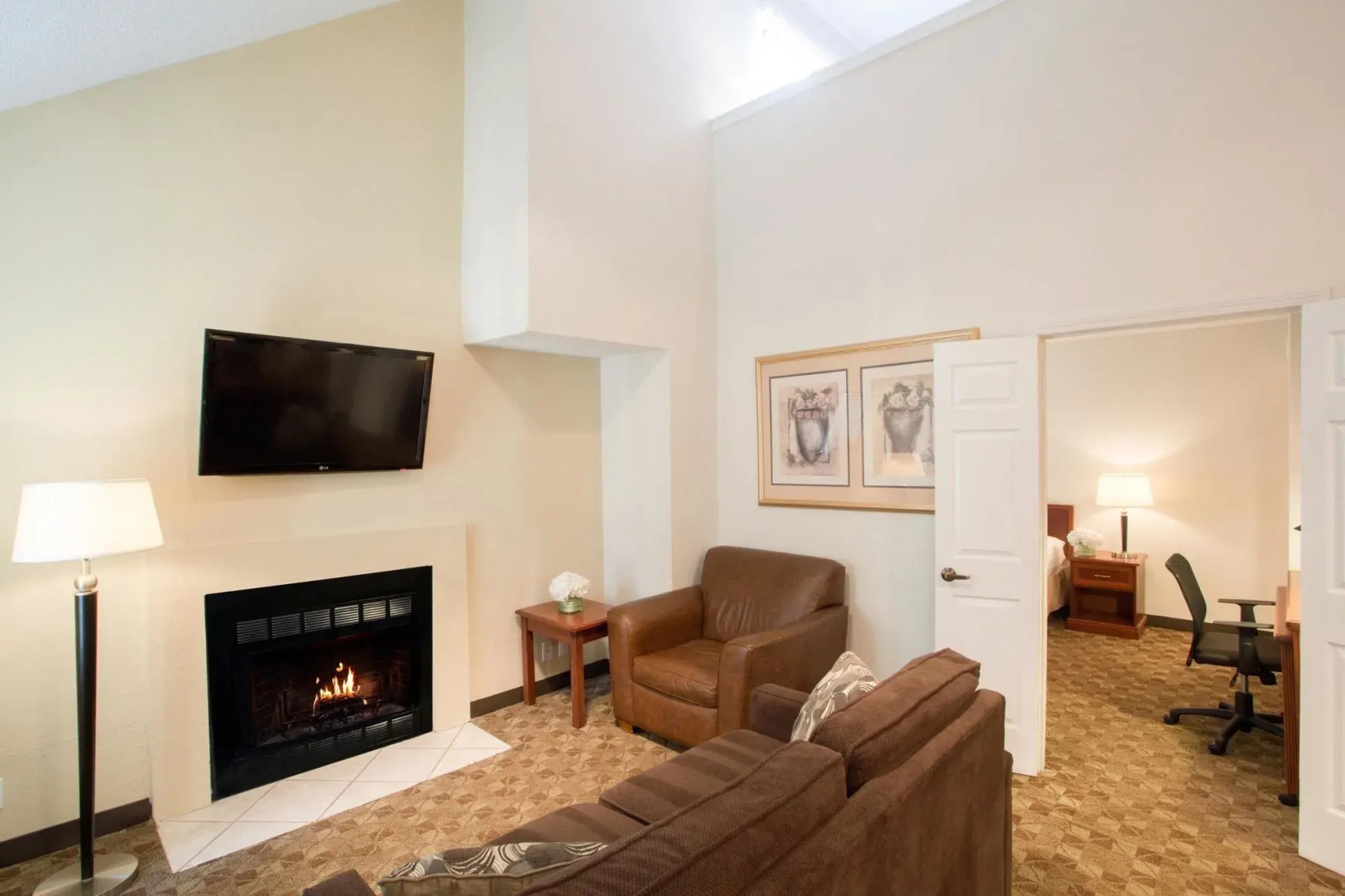 Cloverleaf Suites Kansas City - Overland Park