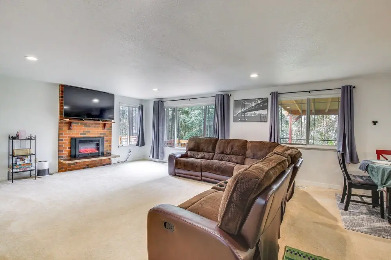 Peaceful Gresham Home w/ Grill: 2 Mi to Downtown
