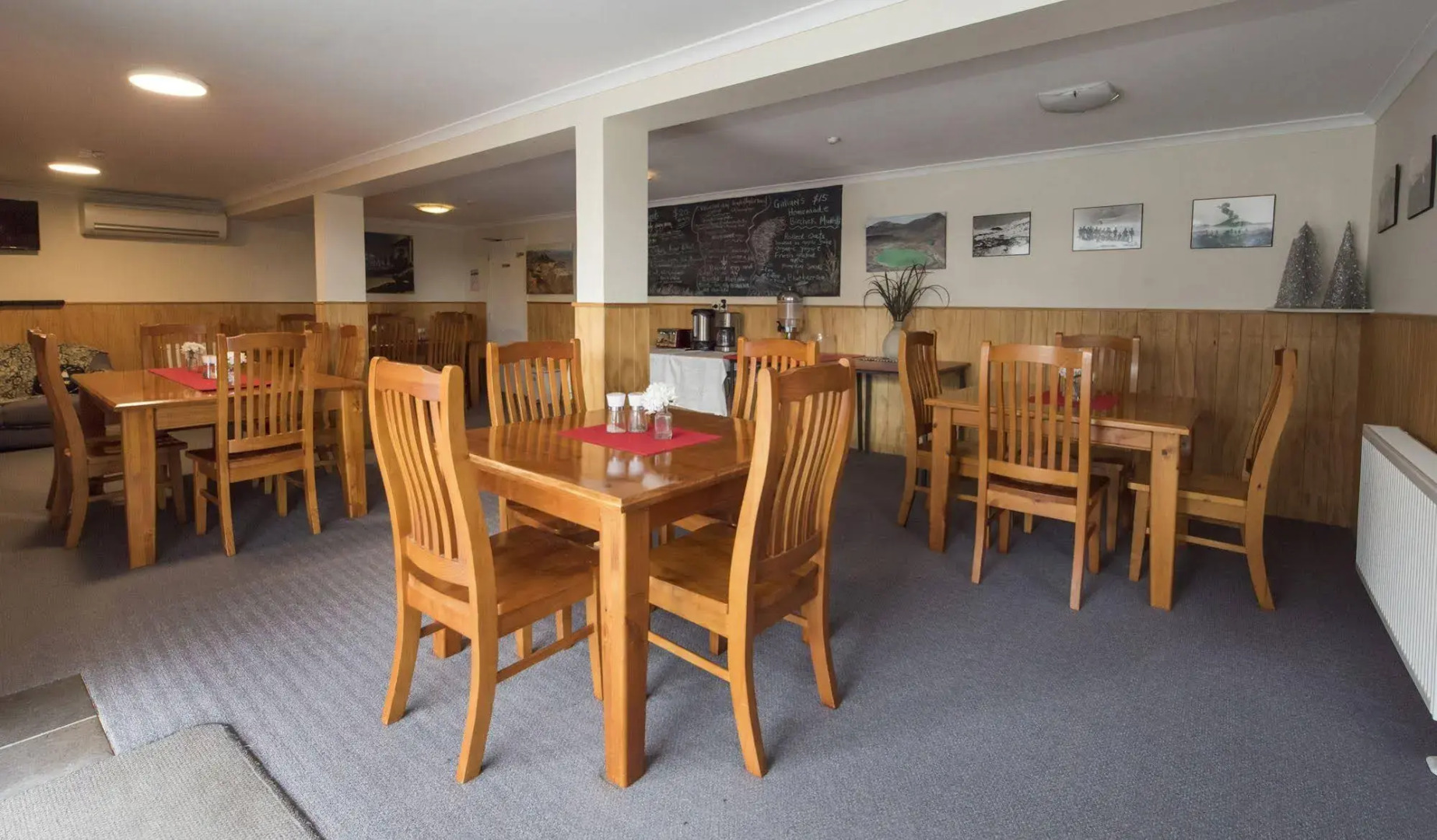 Adventure Lodge & Motel