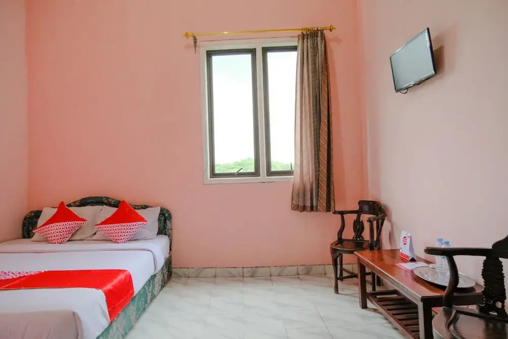 Hotel Istana Family by OYO Rooms