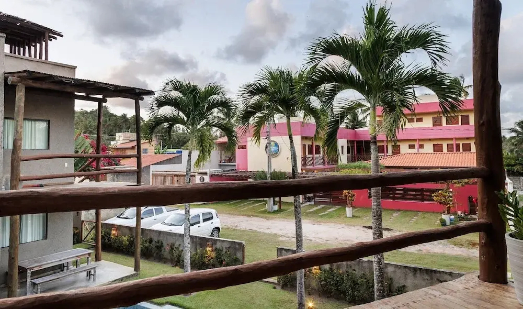 LBH - Houses in a Condominium With Swimming Pool and Barbecue