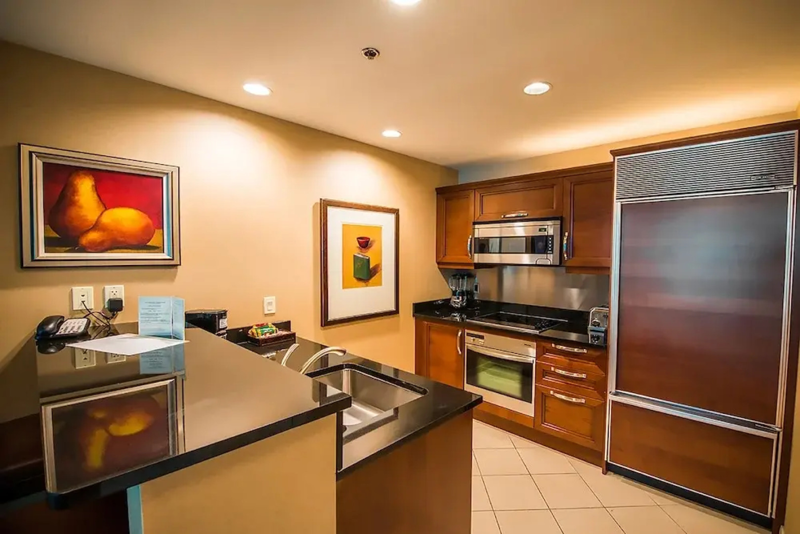 888 Two Bedroom Three Bath Suite at Signature Condo Hotel