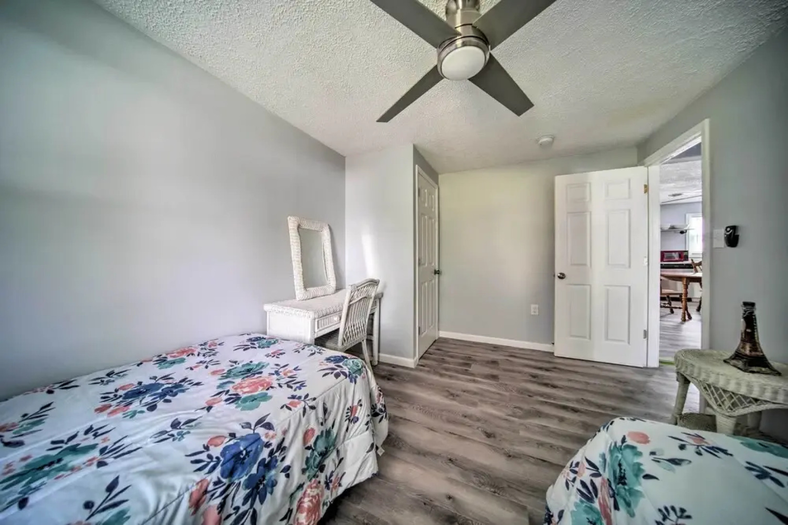 Spacious Geneva House < .5 Mi to The Strip!