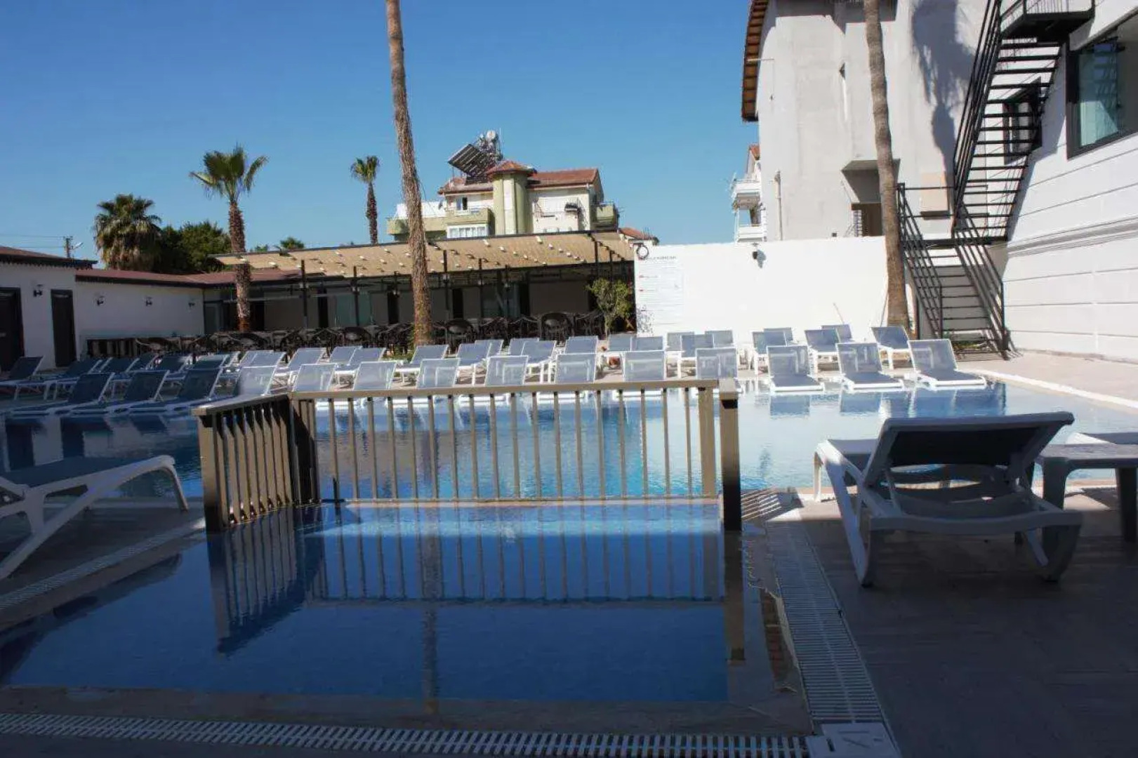 Akalia Suite Hotel & Spa