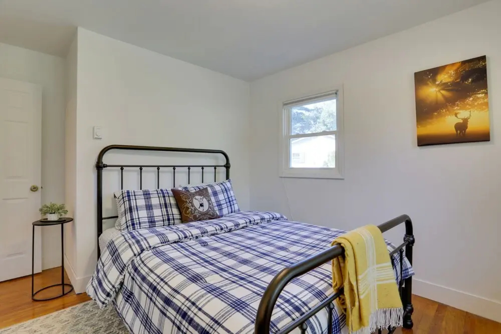 Kiamesha Lake Home w/ Deck: 4 Mi to Resorts World!