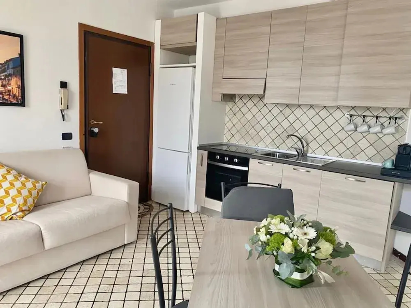 Between Nature And City - Apartment With Garden