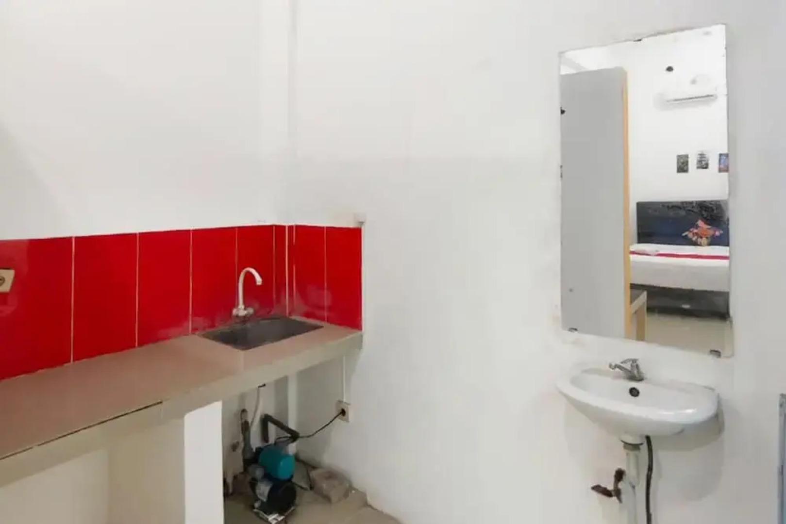 TwoSpaces Living at Bypass Homestay, Mojokerto