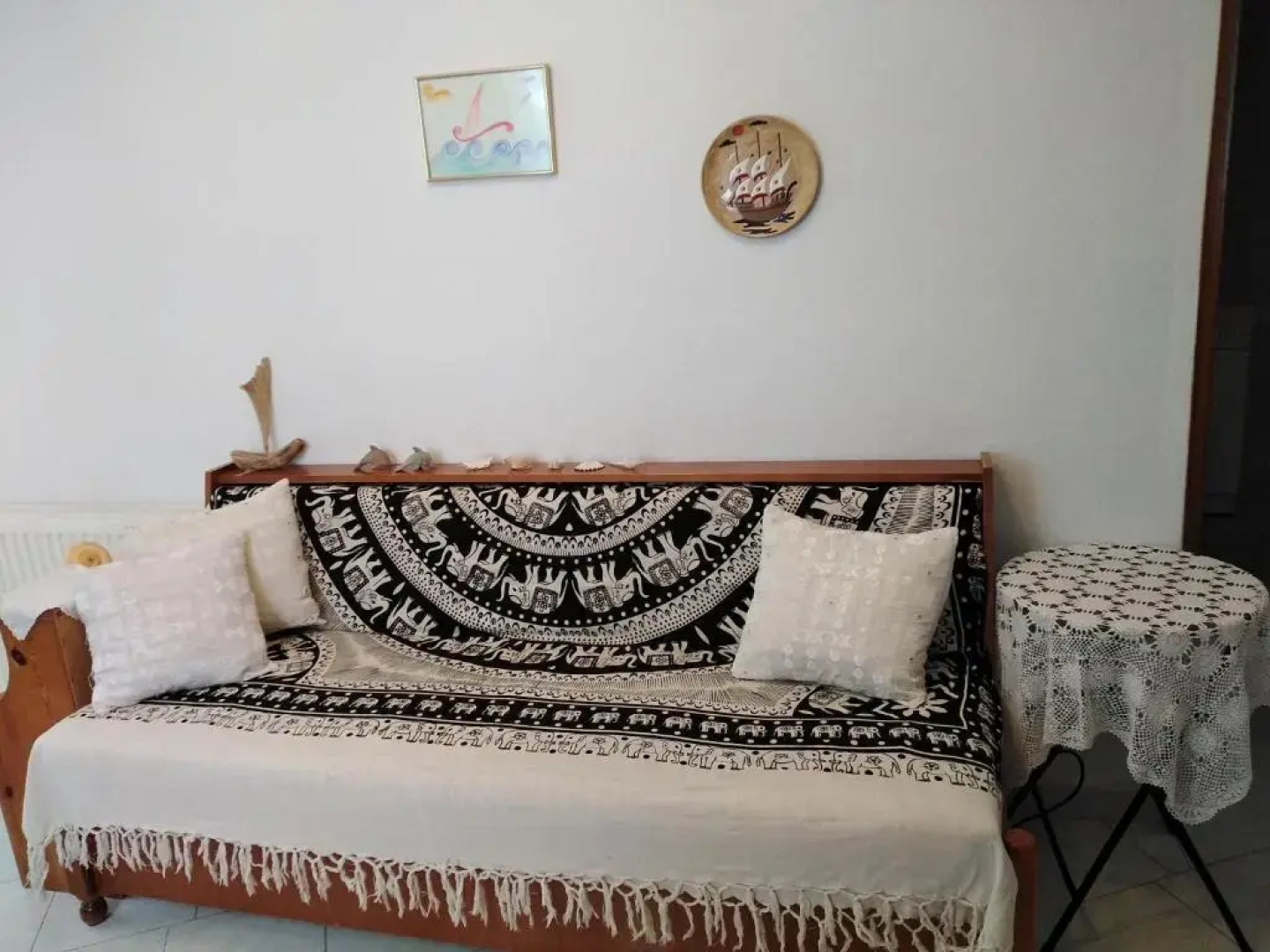 Kamari Beach guest house