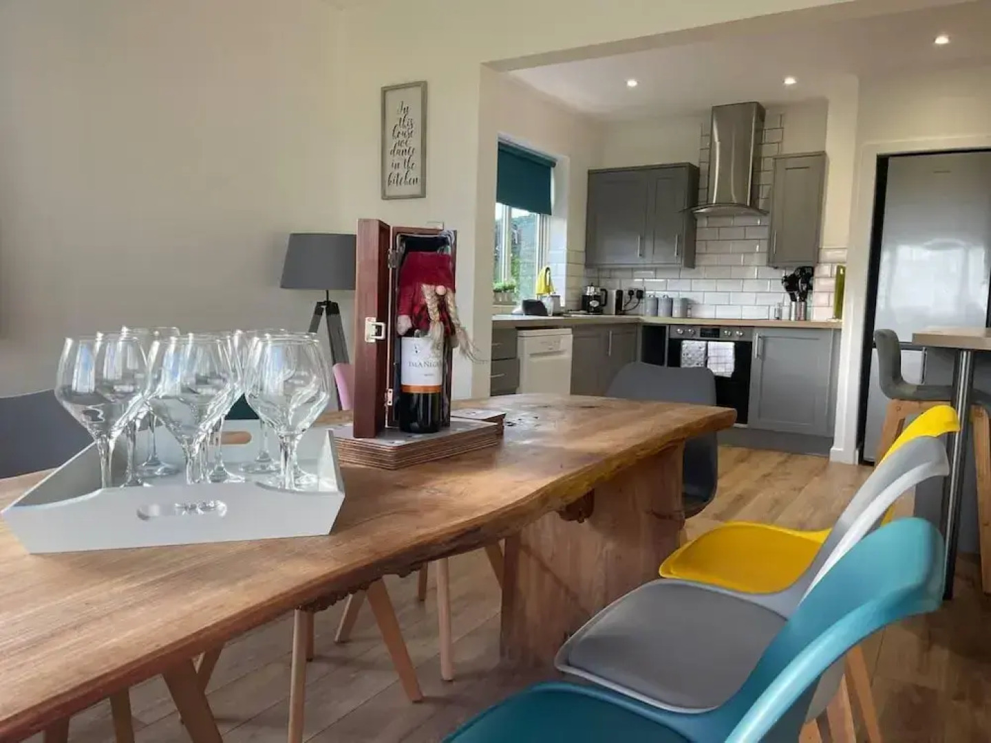 Luxury 5-bed House With Tennis Court & Games Room