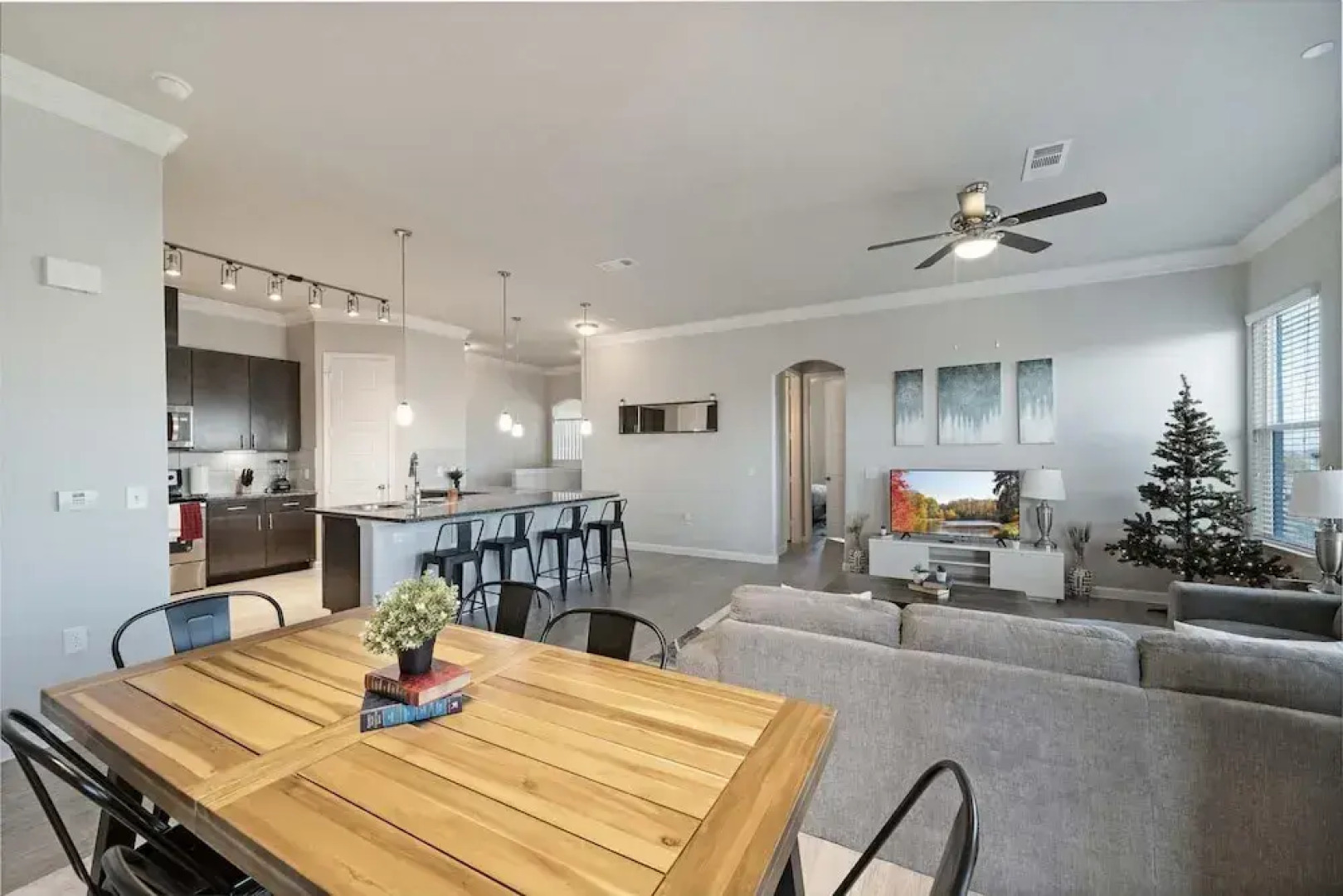 Luxury Townhome Pool North Austin Evonify