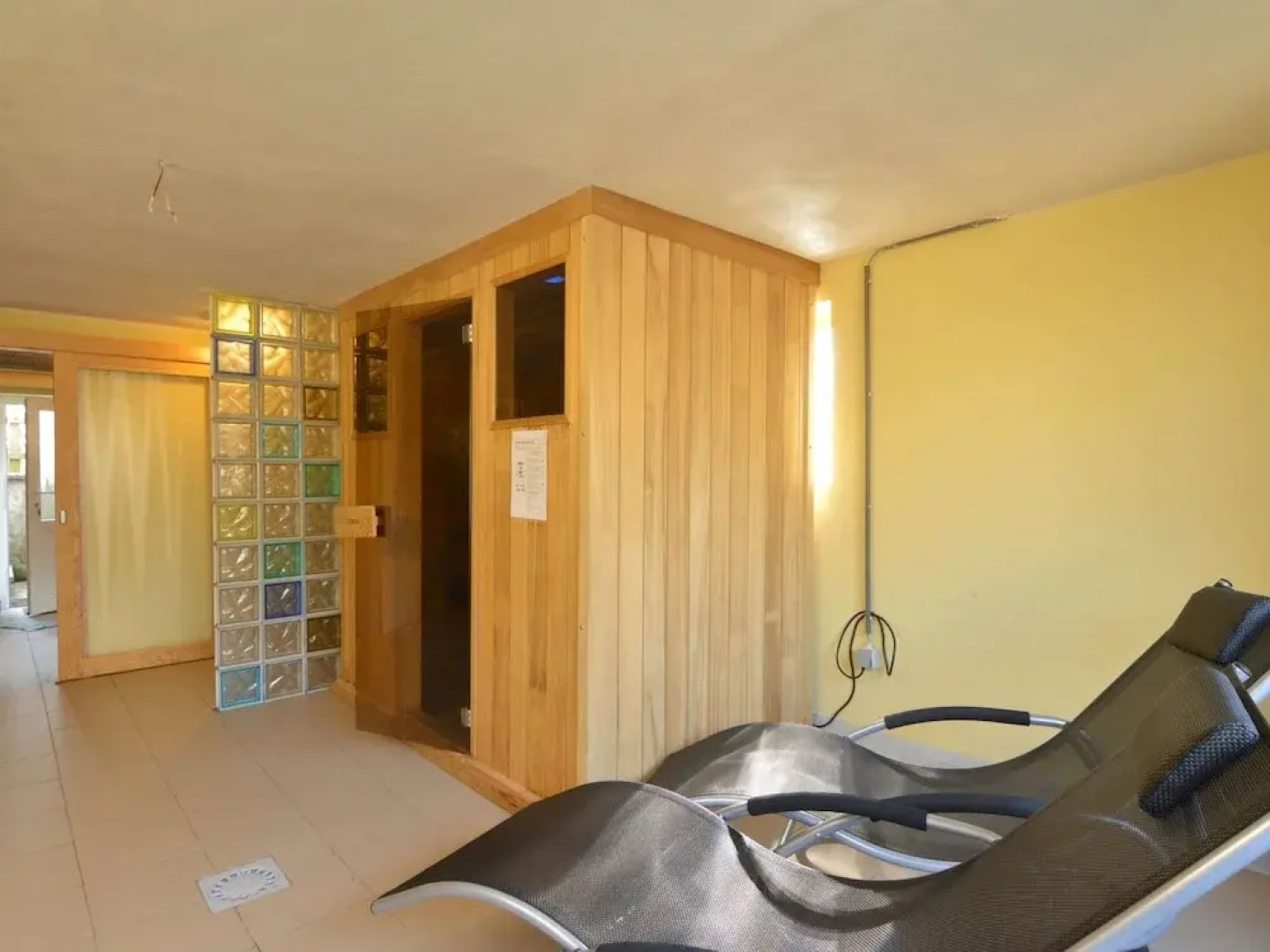 Apartment in Liege With Sauna & Hot Tub