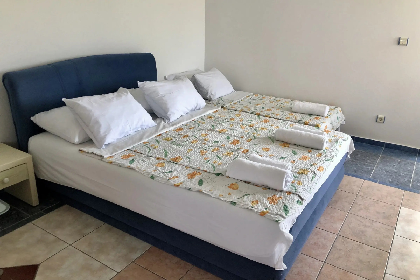 Pool Apartment Mes 4