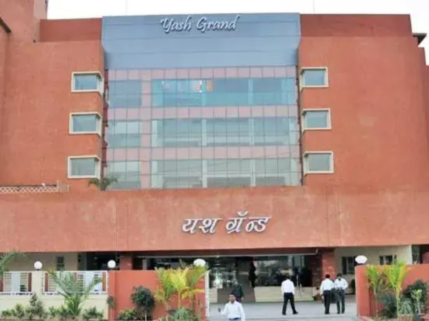 Hotel Yash Grand