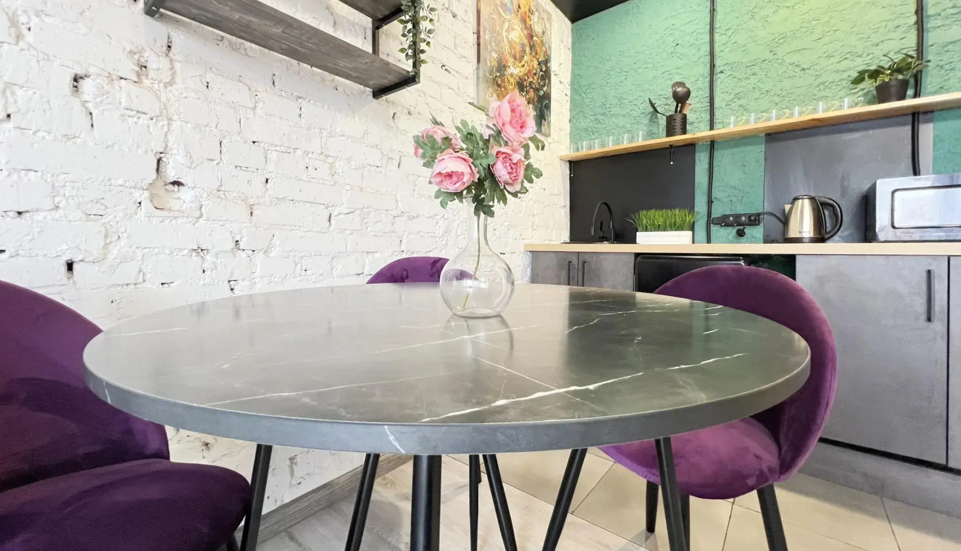 Уютная атмосфера на улице Содружества