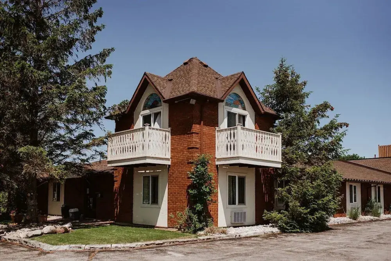 Hessenland Inn & Schatz Winery