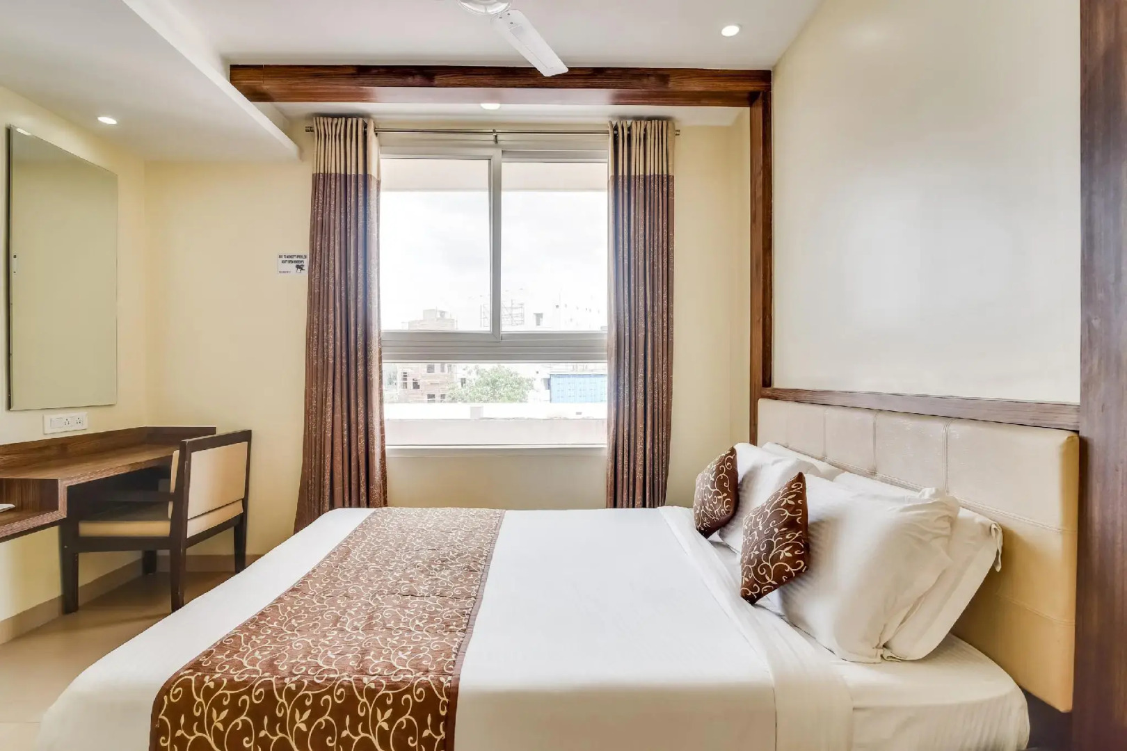 Palette - Sign Regency Hotel