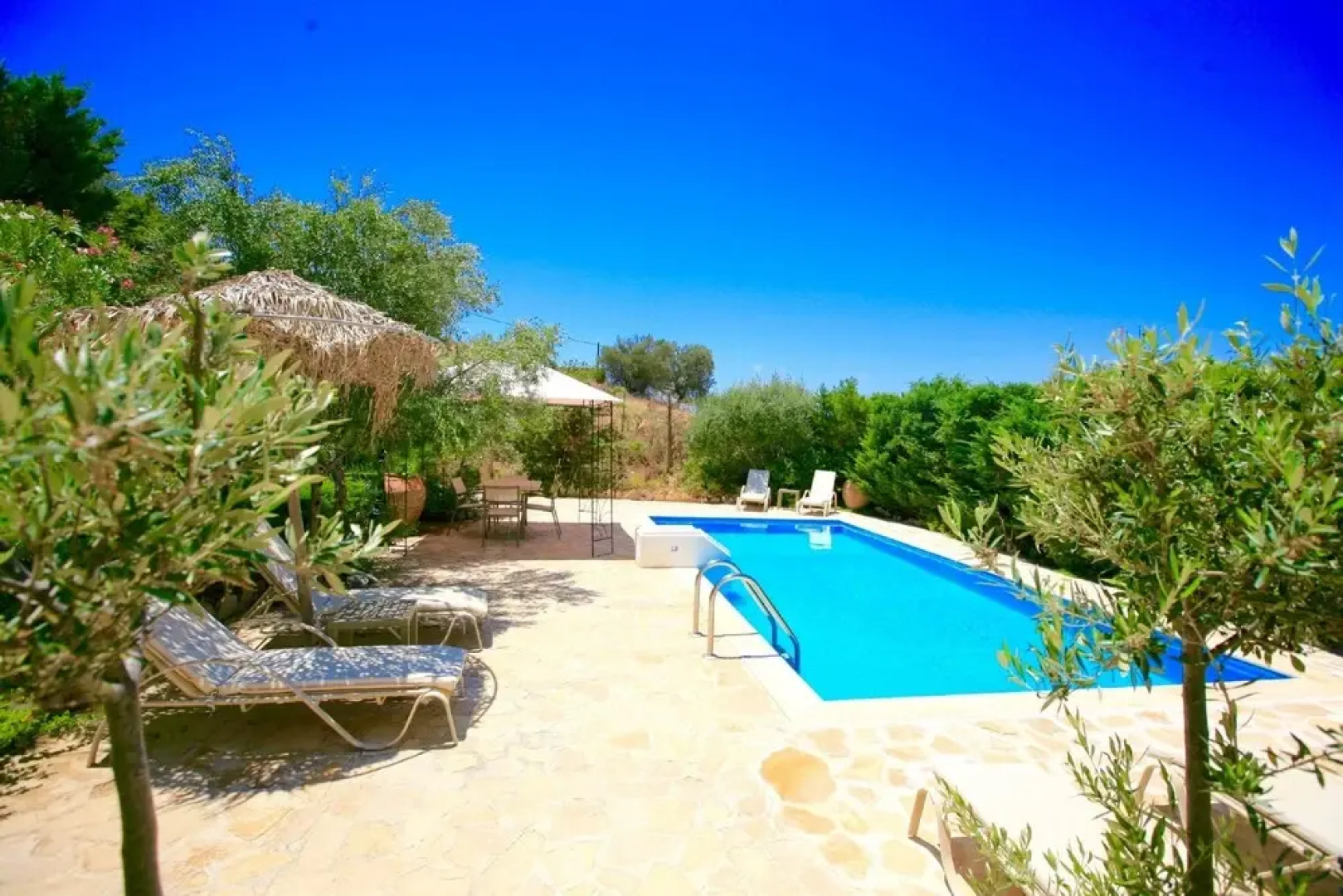 Myrsini Villa by LeaderStay