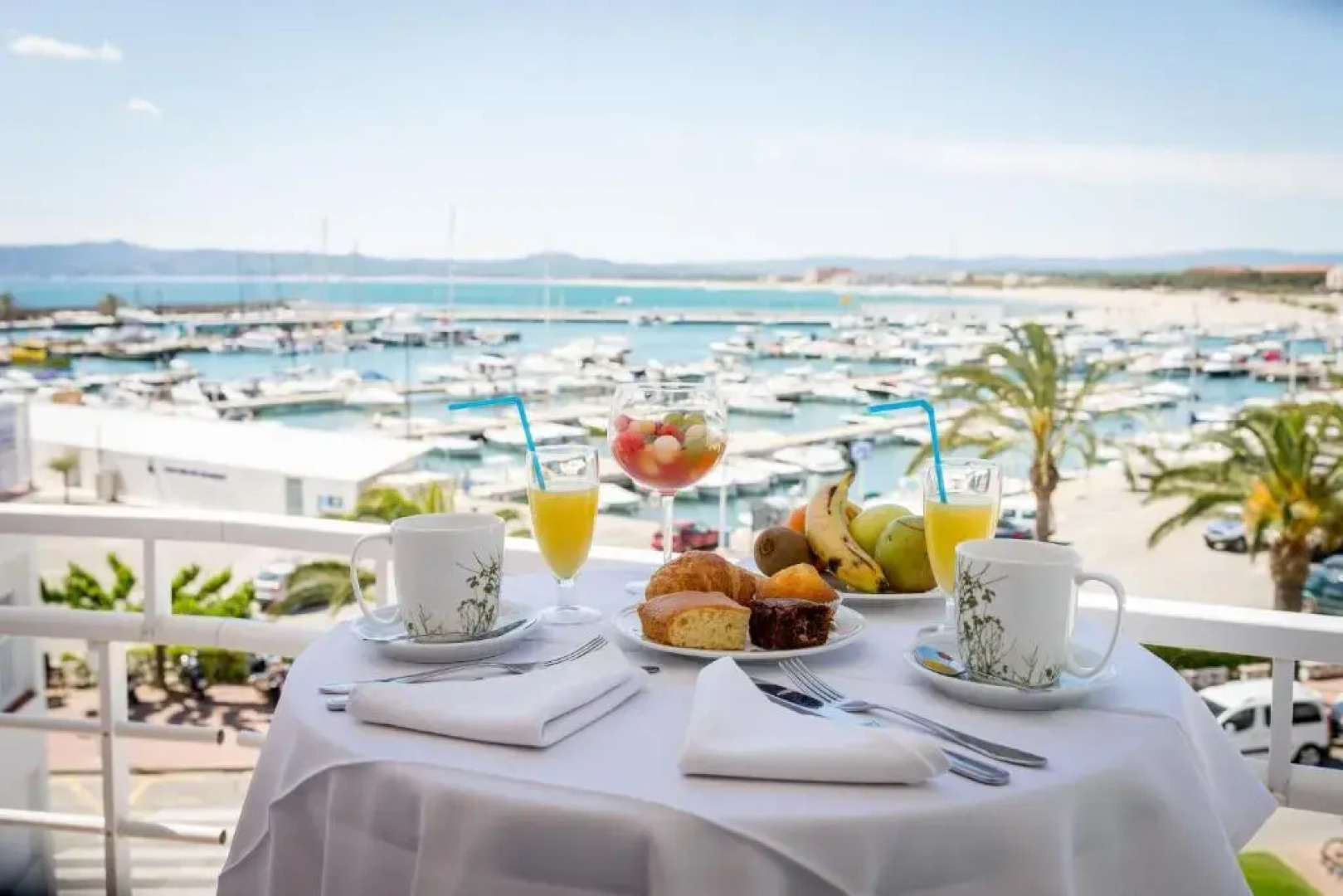 Hotel & Diving les Illes