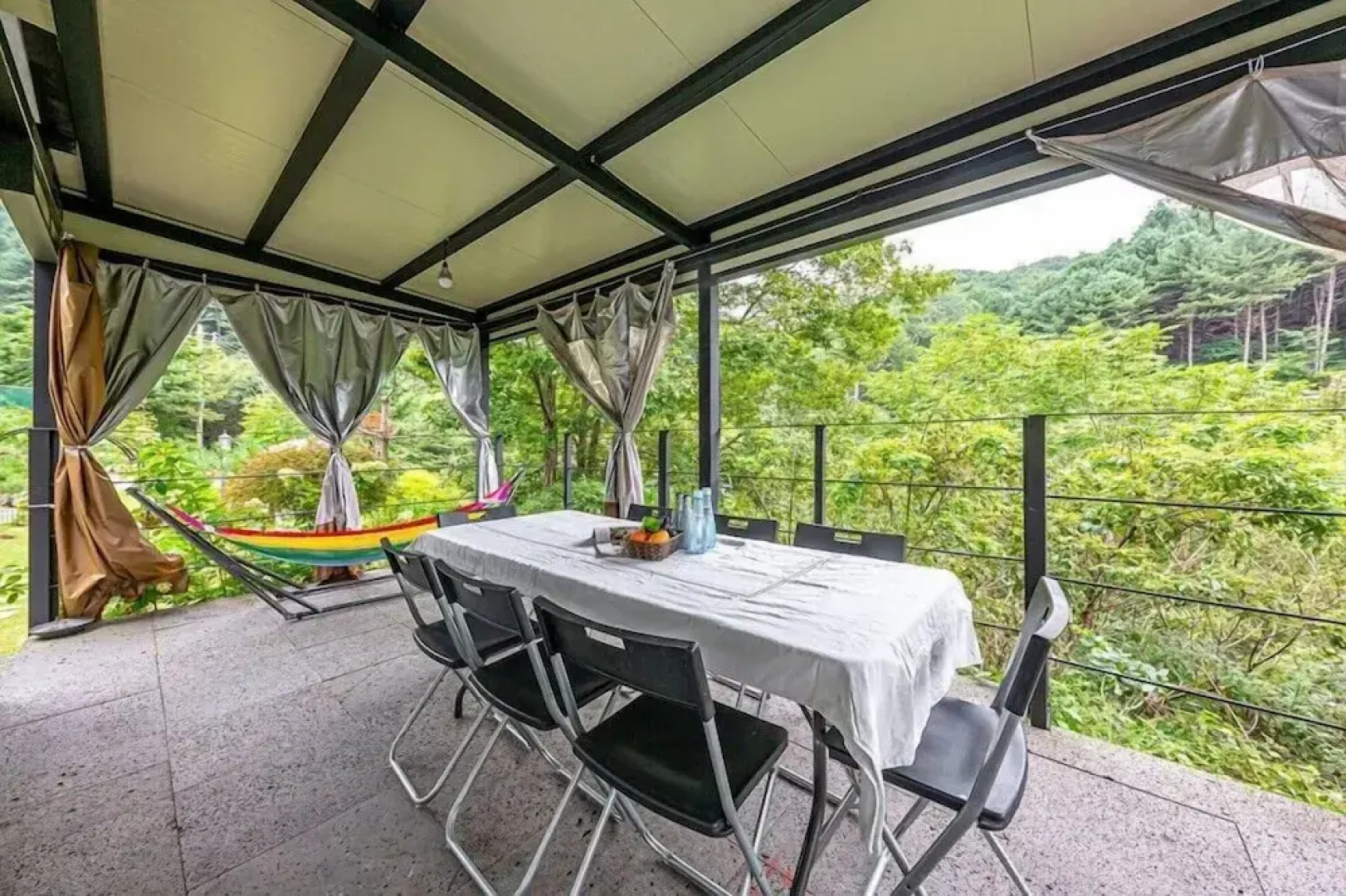 Vivaldi white house in vally