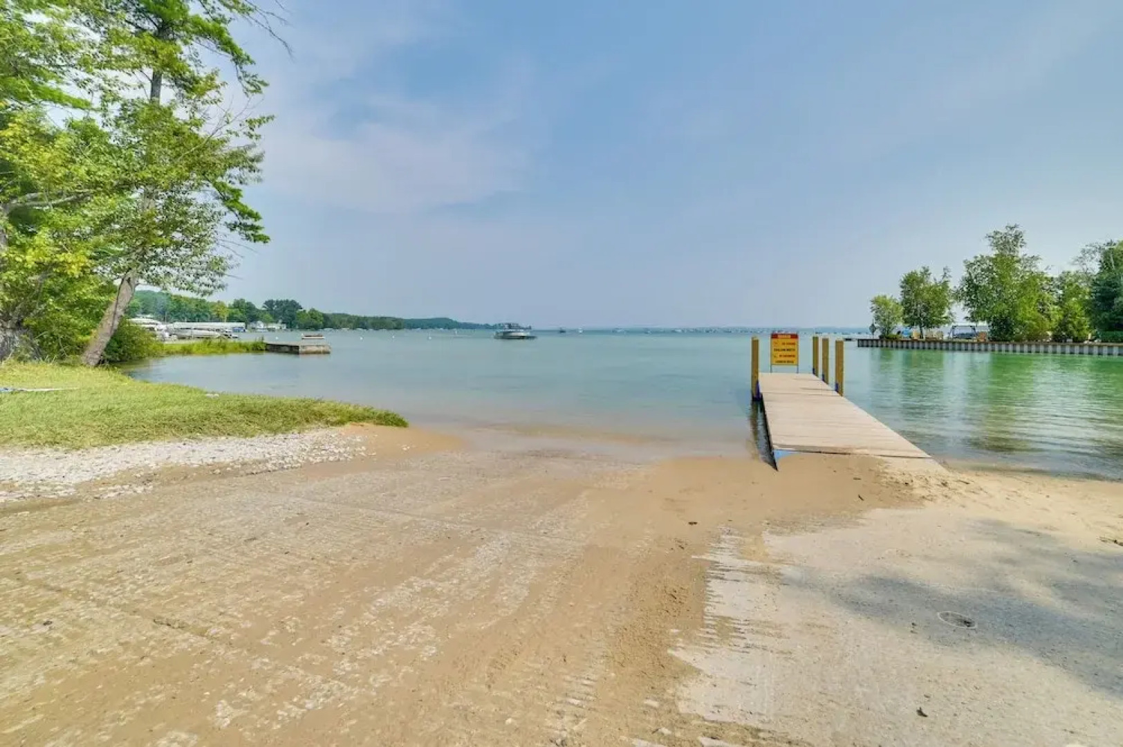 Rapid City Cottage w/ Deck: 1/4 Mi to Torch Lake!