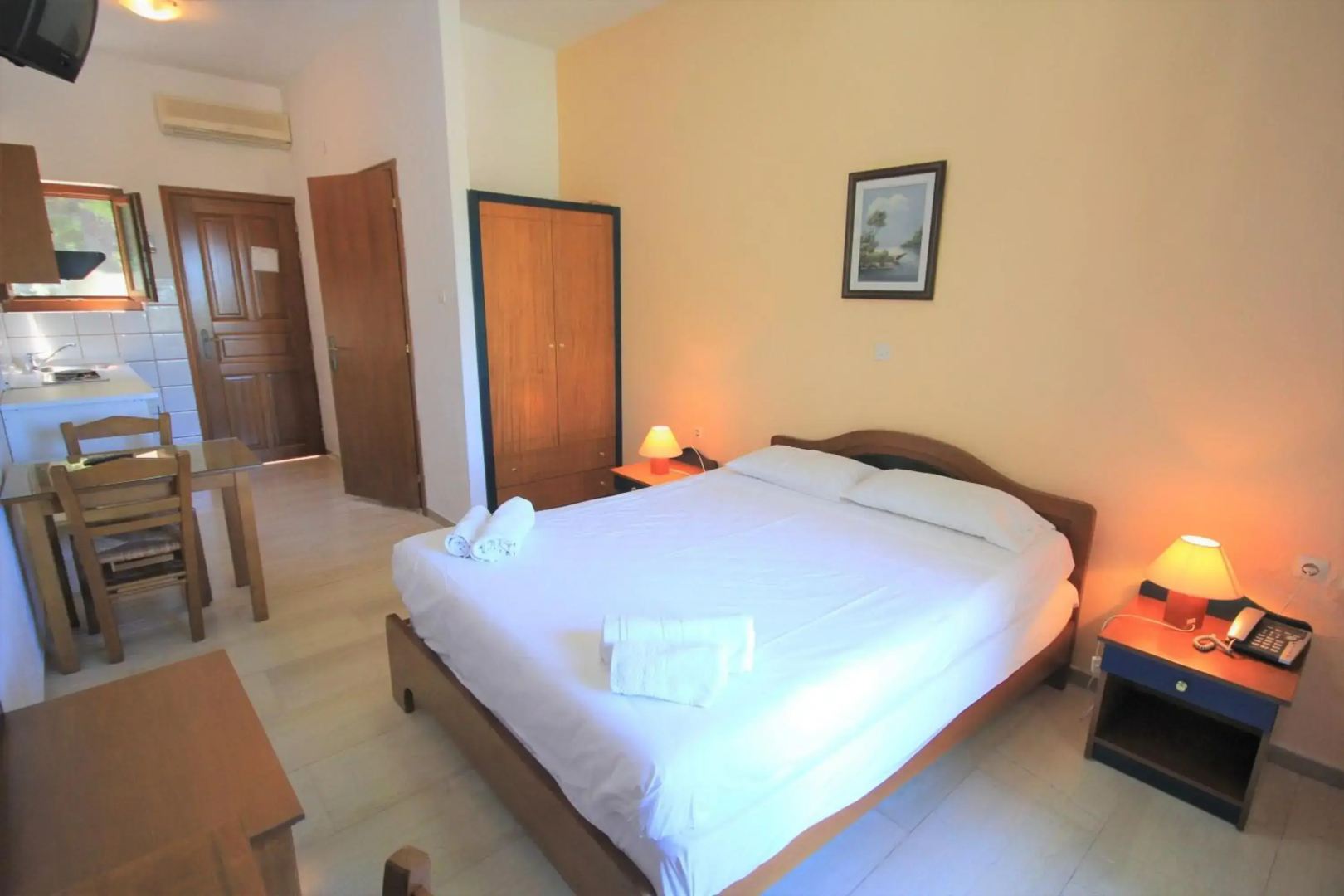 Delphi Hotel
