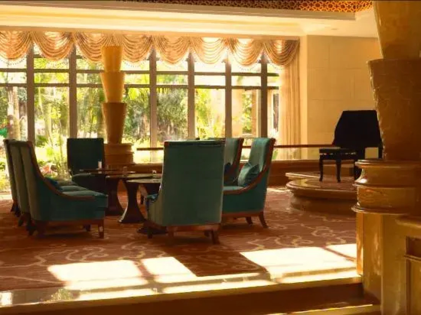 Diannan Phoenix Hotel