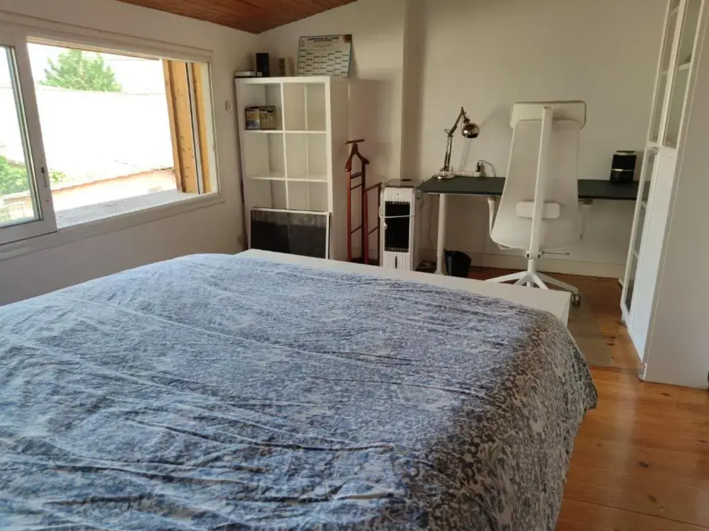 Agréable maison de ville climatisée avec billard, babyfoot, PS4, terrasse privée