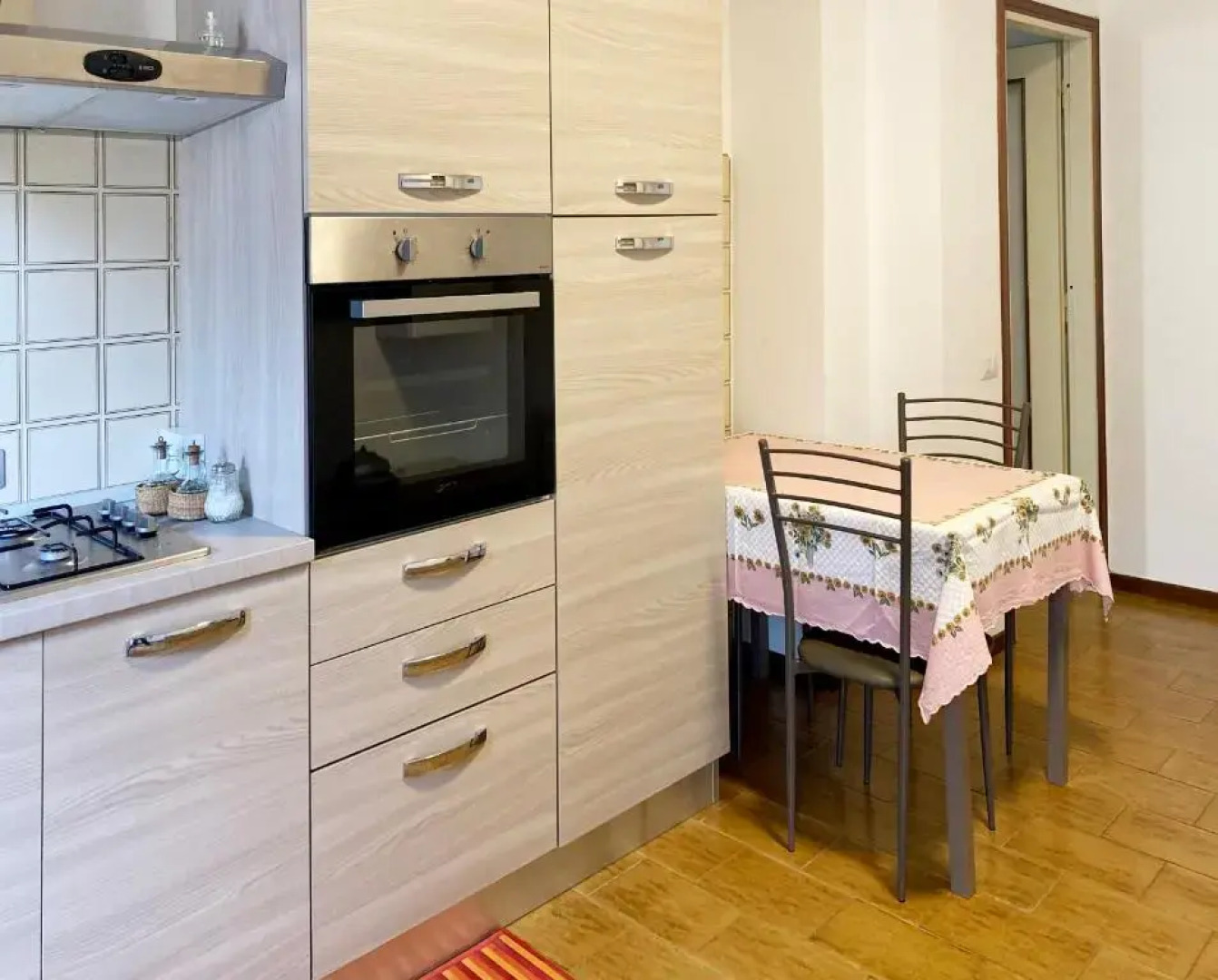 Nice mountain apartment with external dining area - Bilocale con portico in corte nel cuore di Ballabio