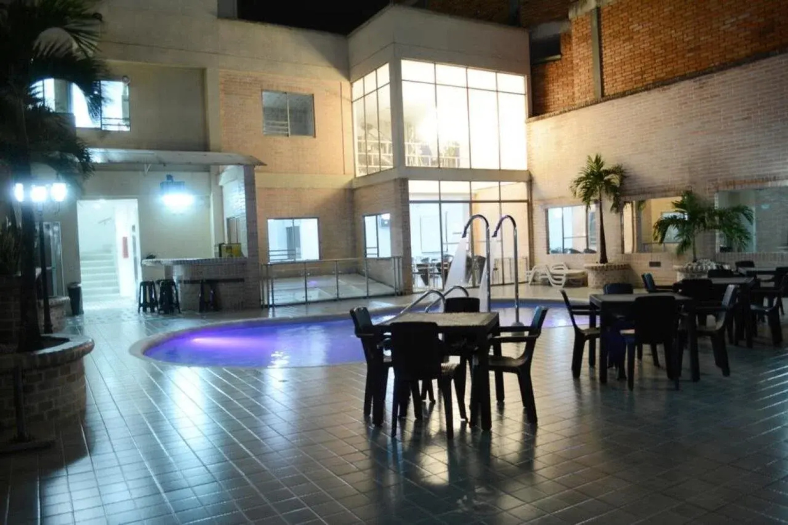 Hotel Calima Real