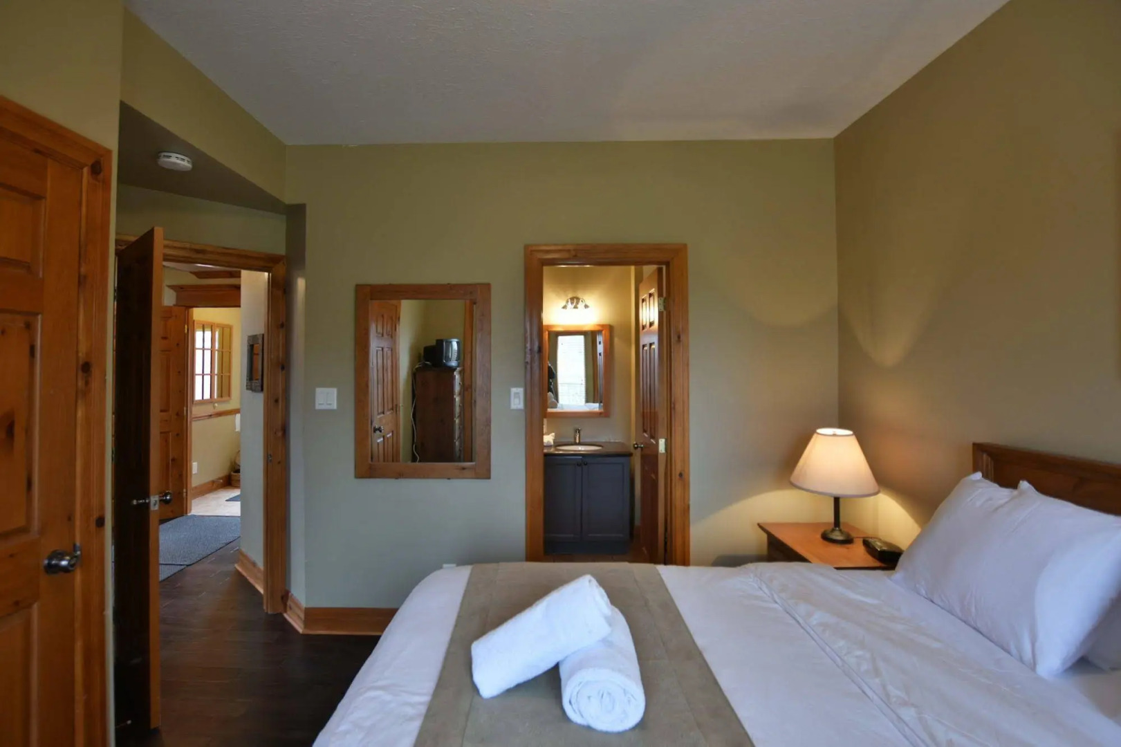 The Lodges at Blue Mountain - Historic Snowbridge Condos