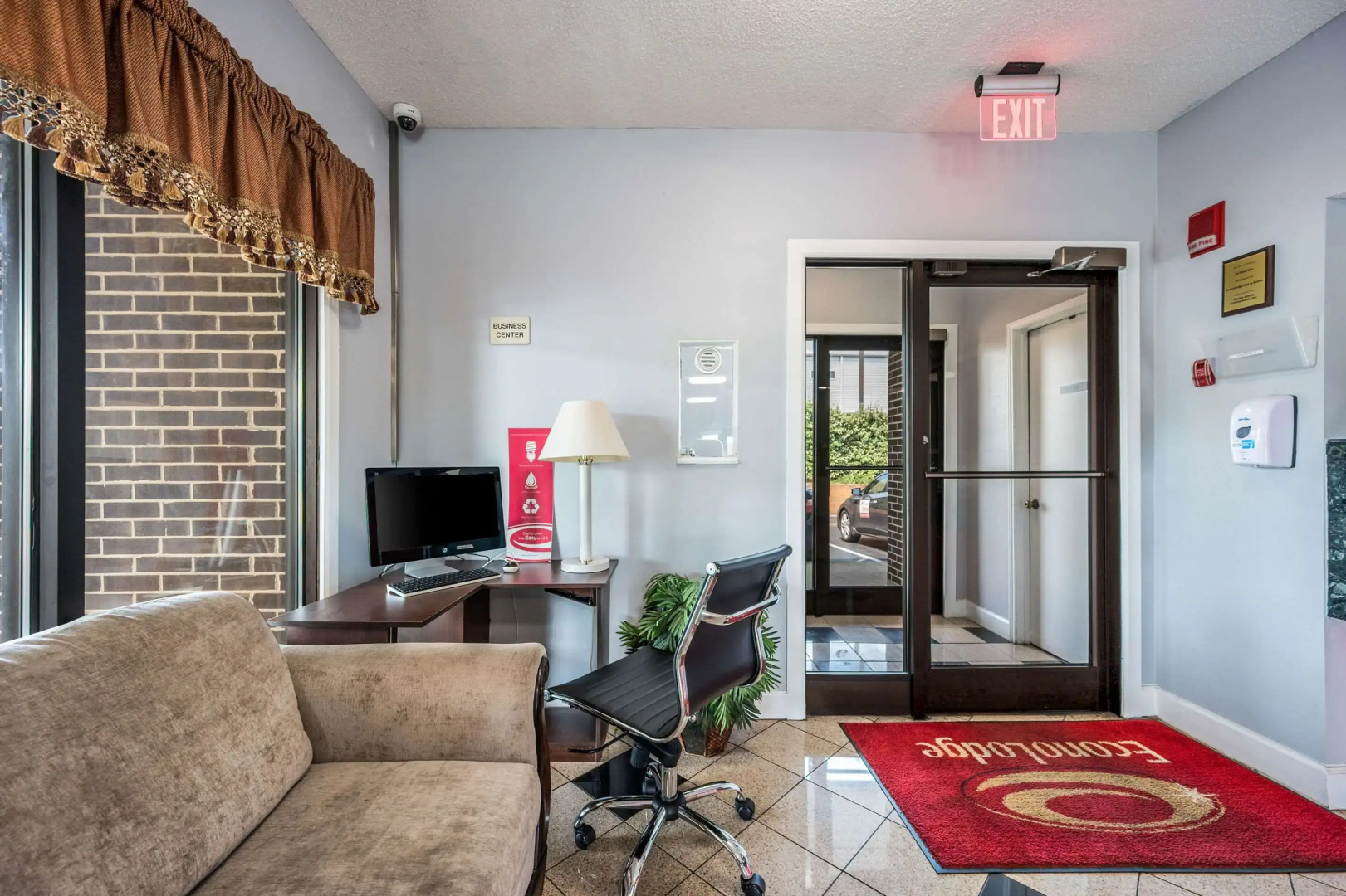 Econo Lodge Inn & Suites Huntsville University Area