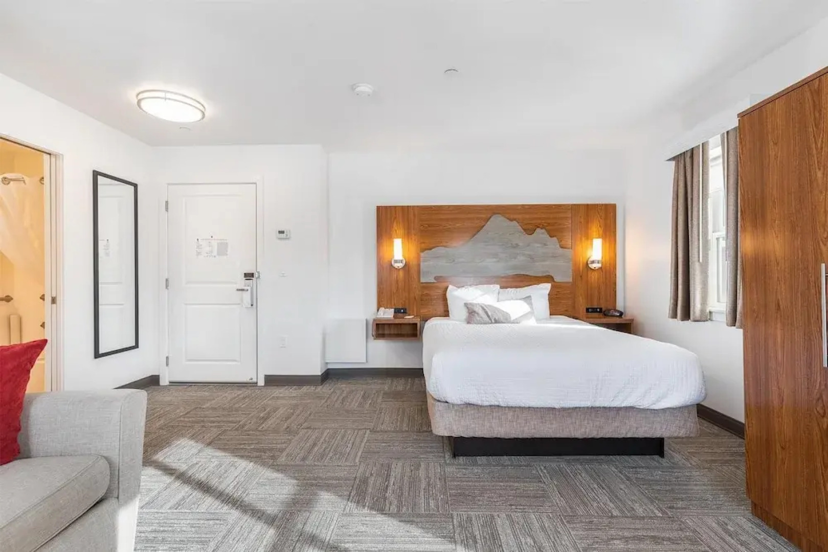 Marshall Suites Bainbridge Island, SureStay Collection by BW