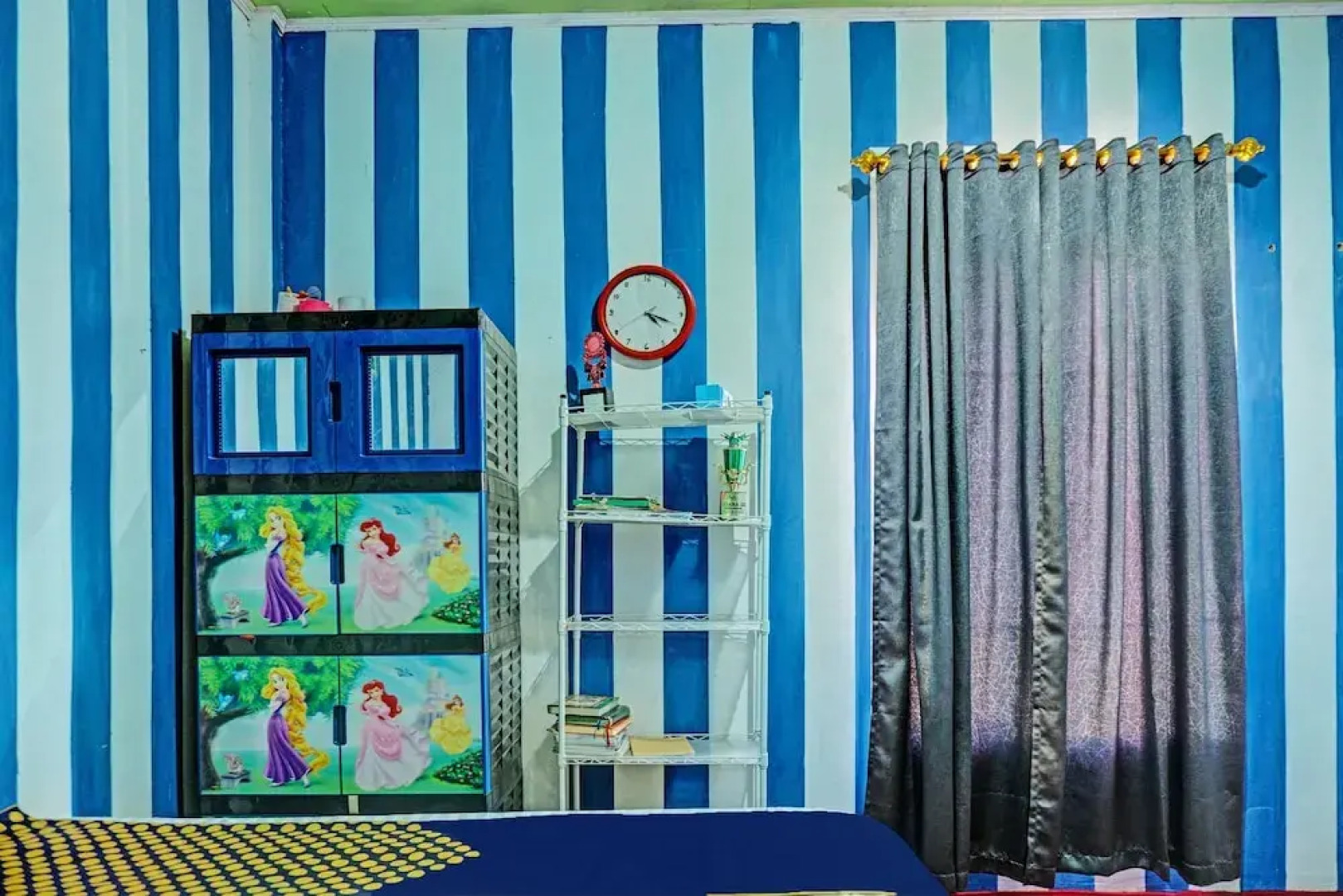 SPOT ON 92169 Homestay Zahra Syariah