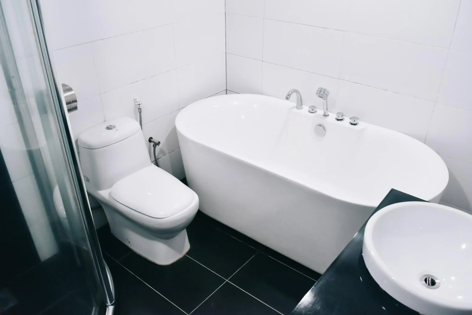 J Suites Hotel
