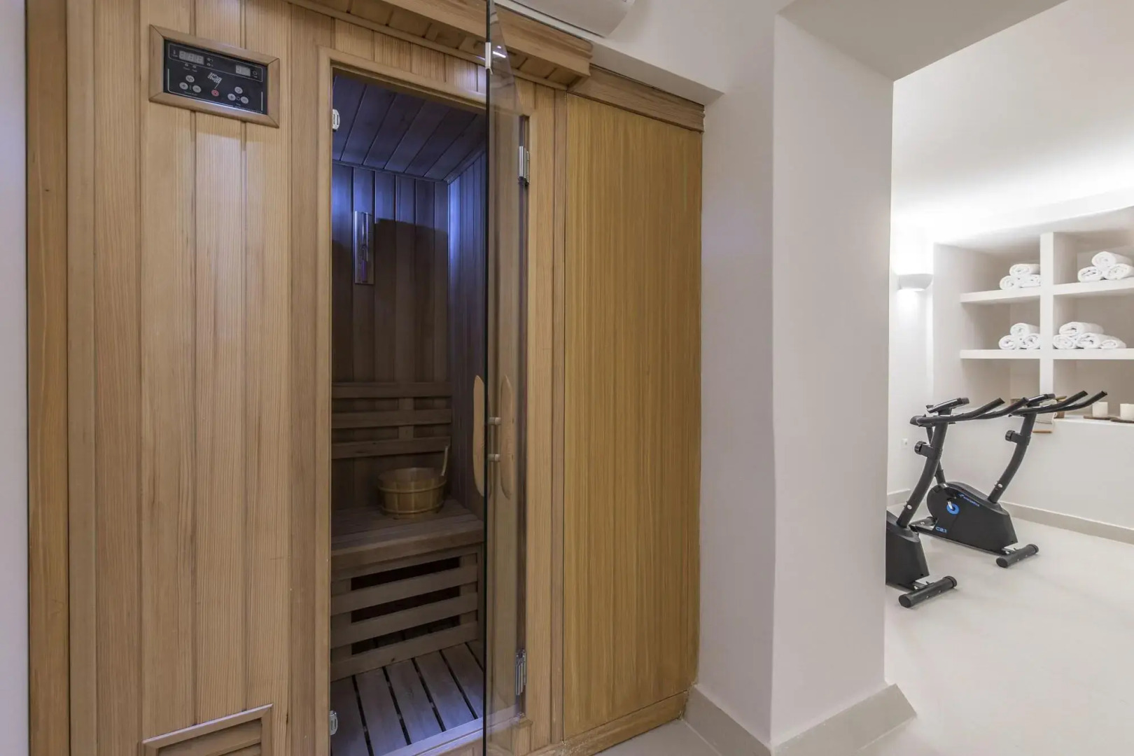 Gallery Suites & Residences, Piraeus