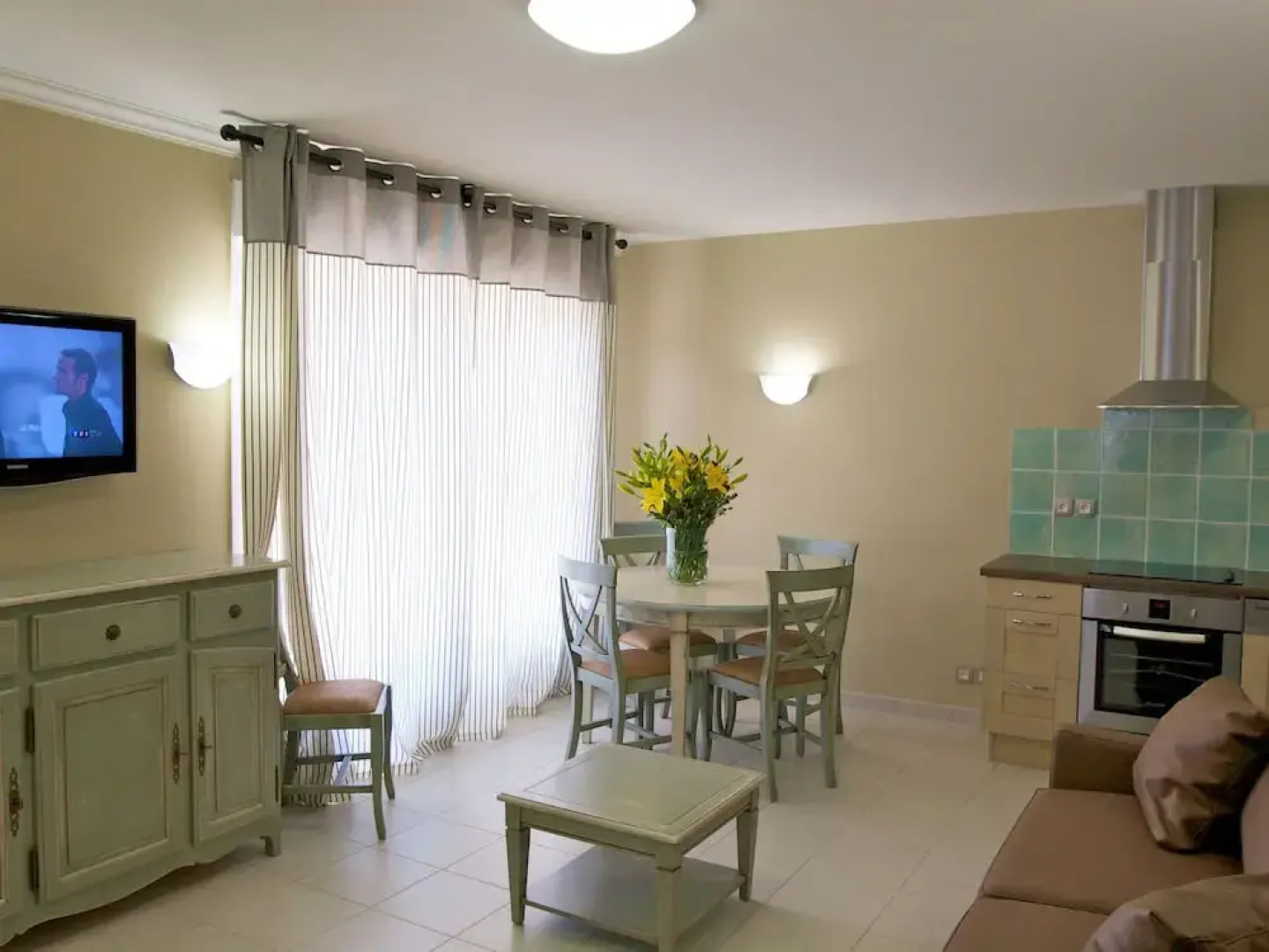 Comfortable studio with dishwasher in the middle of Provence