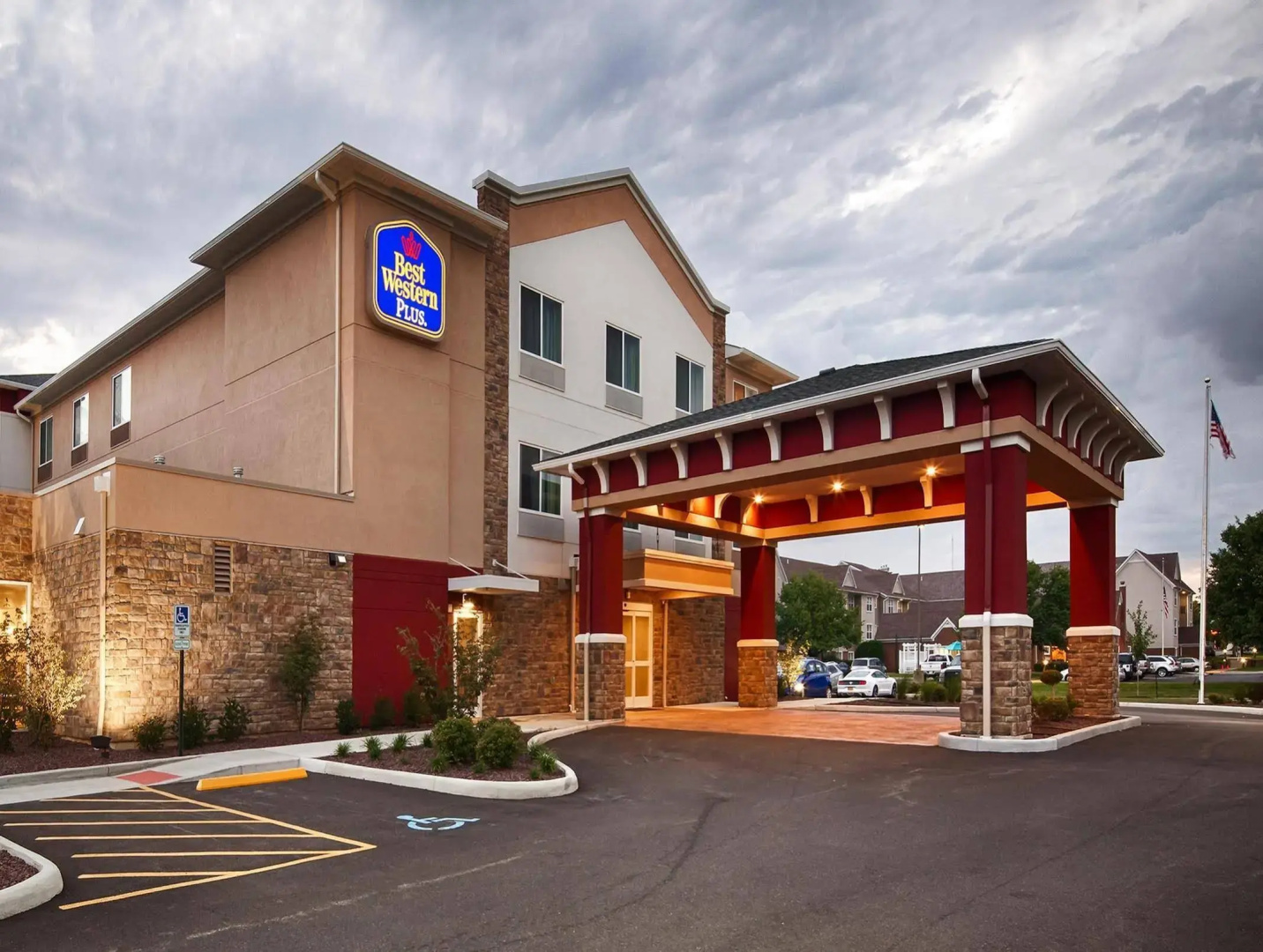 Best Western Plus Boardman Inn & Suites