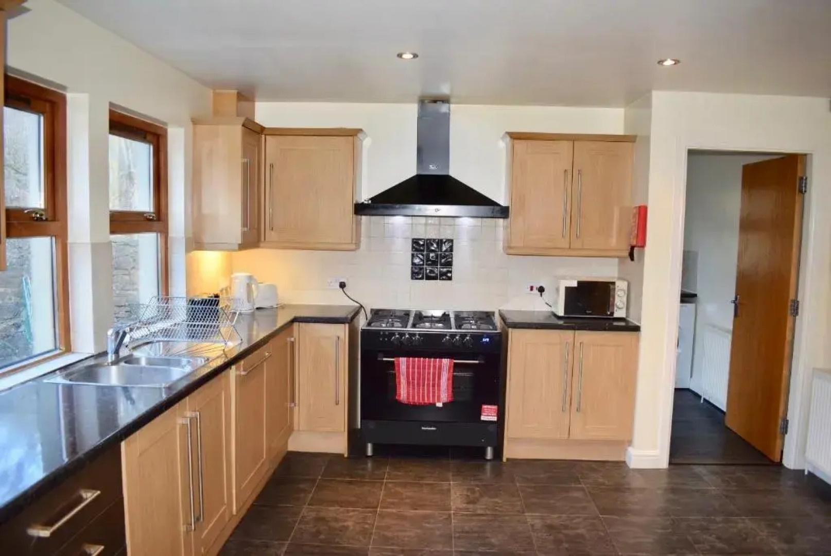 Kelpies Serviced Apartments Kavanagh- 5 Bedrooms