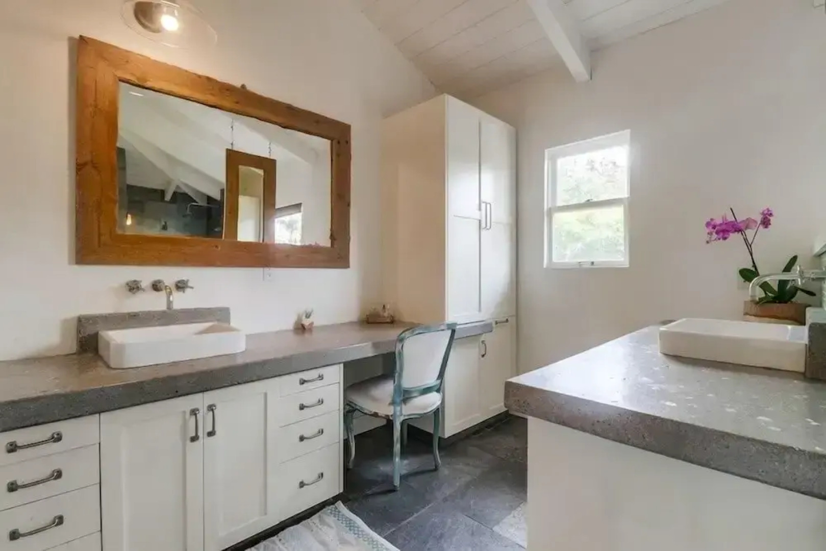 1155 Hymettus Ave 4 Bedroom Home by Redawning