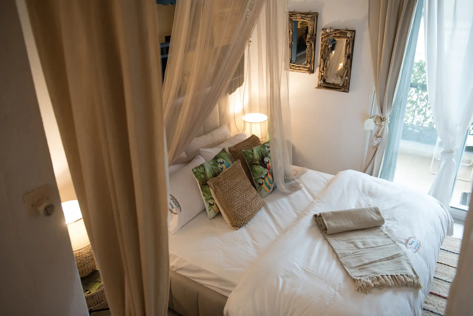 Dandy On The Beach |2-Story Apartment|Open Up Roof