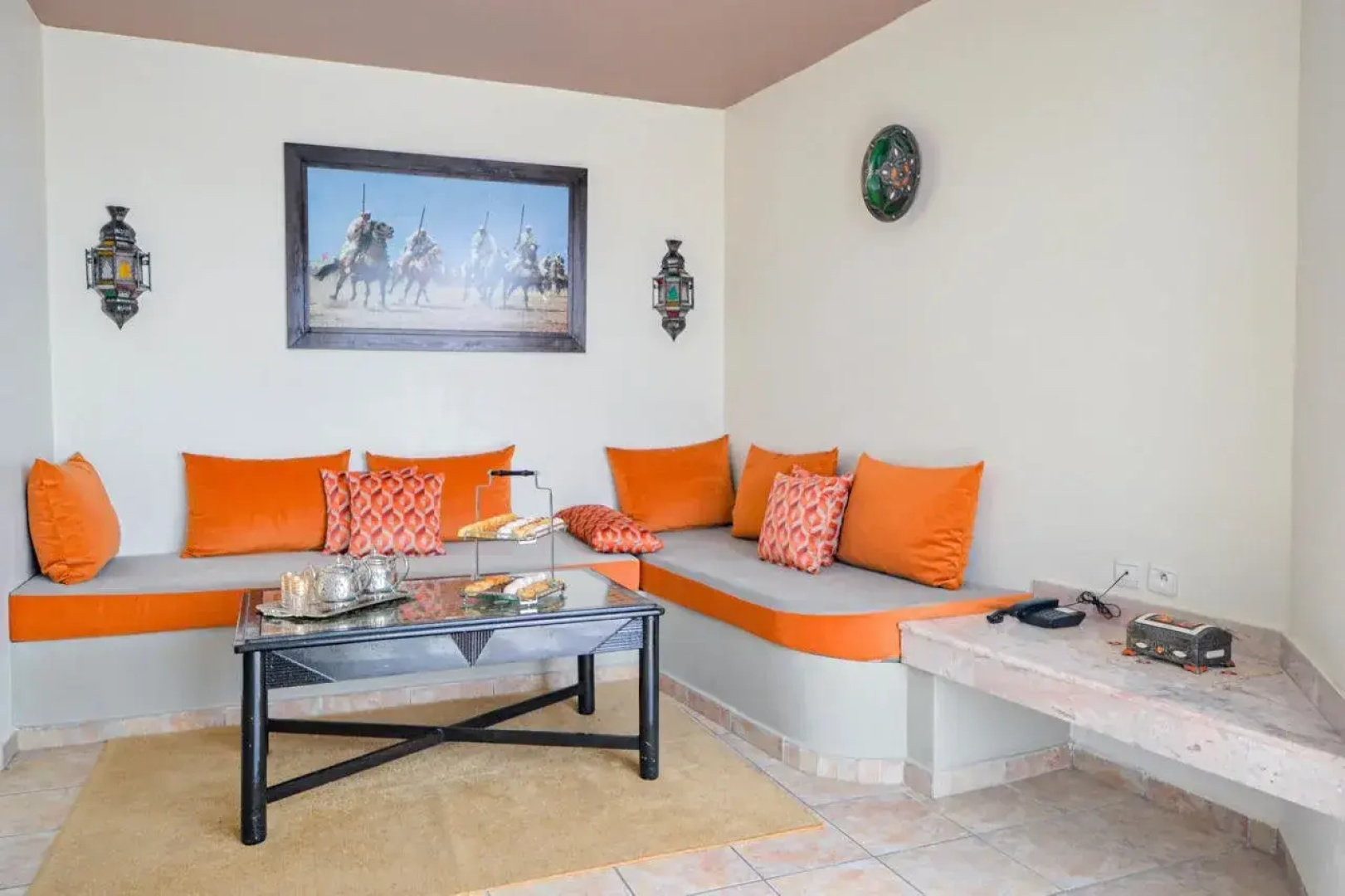Intouriste Hôtel & Suites
