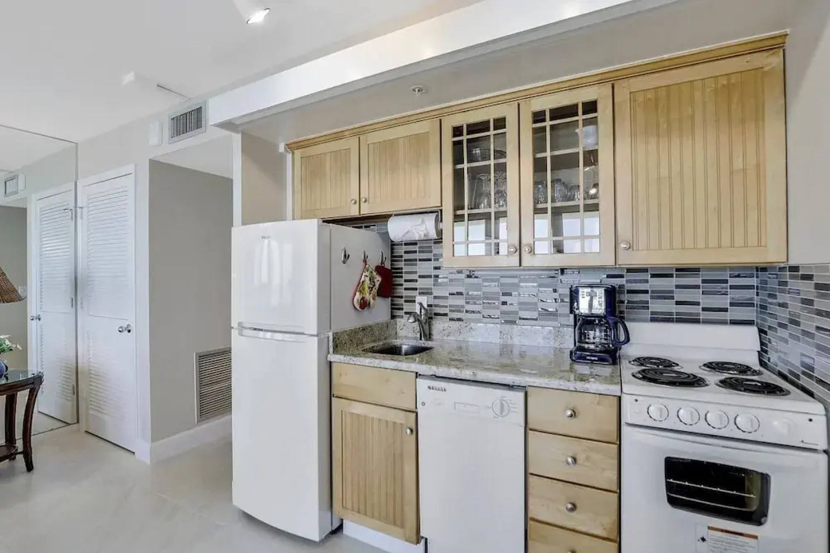 Luxurious Beachfront Condo With Glorious Ocean Views