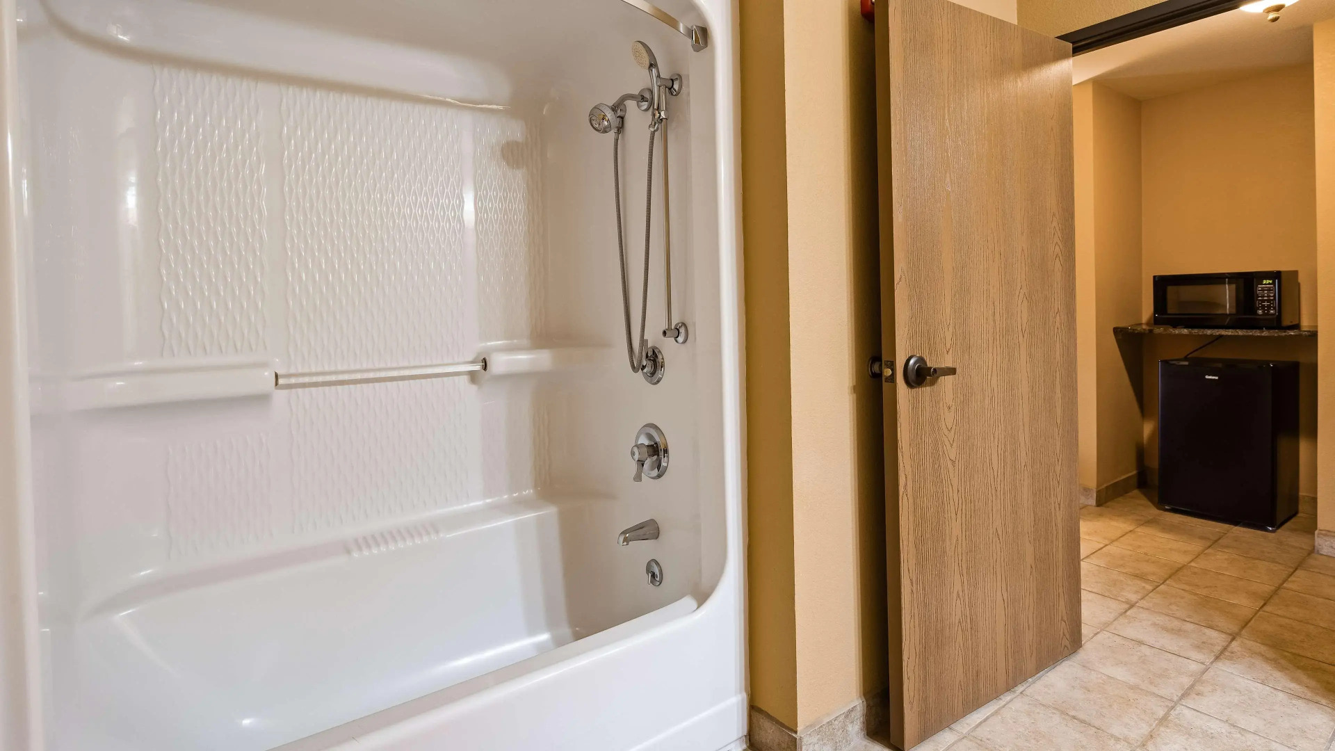 Best Western Plus Country Inn & Suites