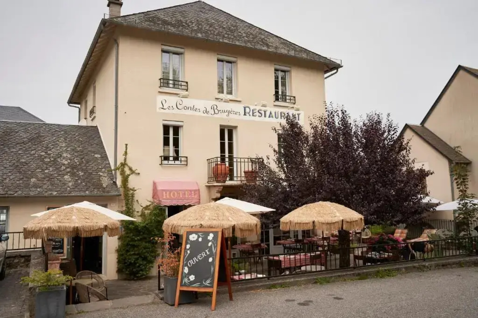 HOTEL Les Contes de Bruyeres