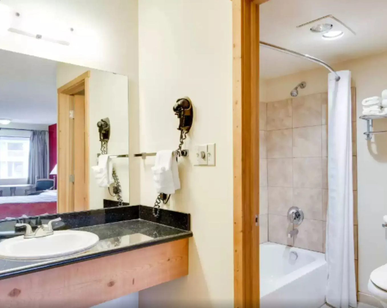 Econo Lodge Inn & Suites Kalispell - Glacier National Park Gateway