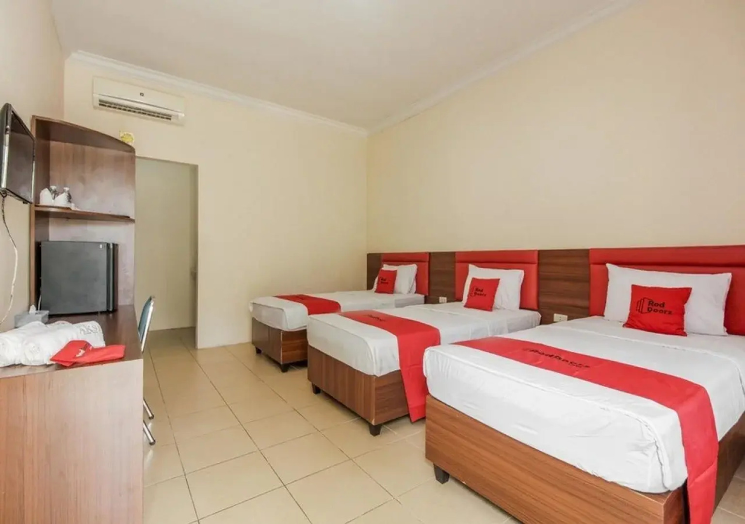 RedDoorz Plus @ Pangkal Pinang Mentok